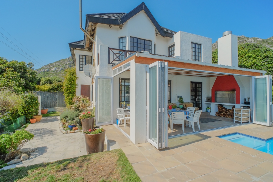 4 Bedroom Property for Sale in Kommetjie Western Cape